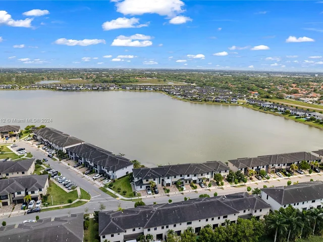 15785 NW 91st Ct # 15785, Miami Lakes FL 33018