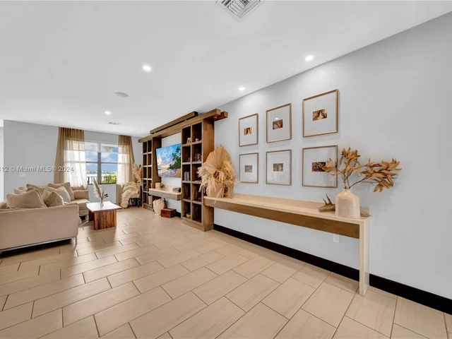 15785 NW 91st Ct # 15785, Miami Lakes FL 33018