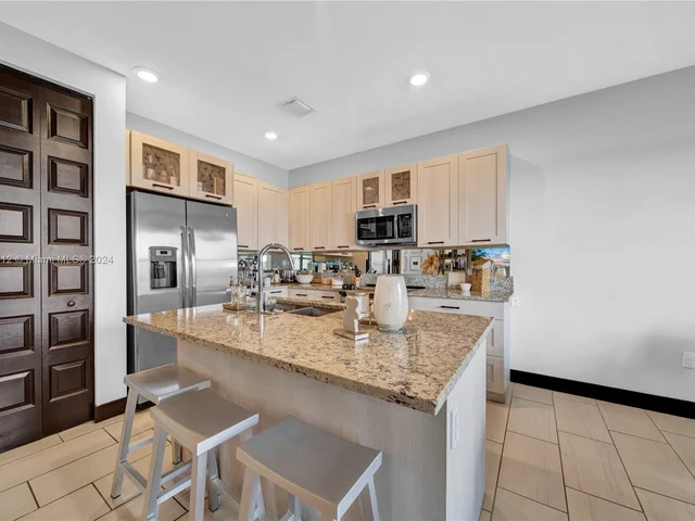 15785 NW 91st Ct # 15785, Miami Lakes FL 33018