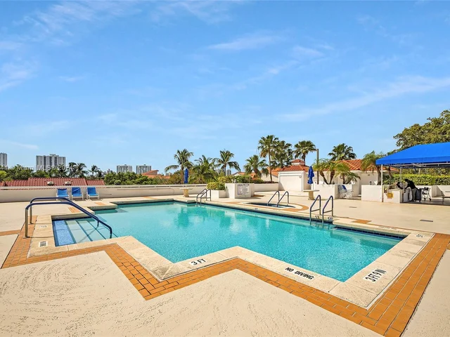 3598 Yacht Club Dr # 702, Aventura FL 33180