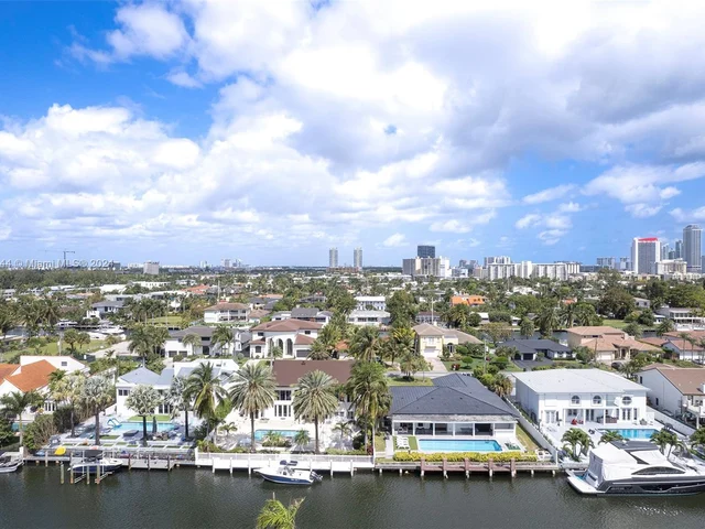 3598 Yacht Club Dr # 702, Aventura FL 33180