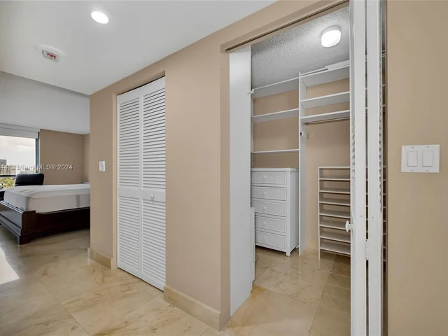 3598 Yacht Club Dr # 702, Aventura FL 33180