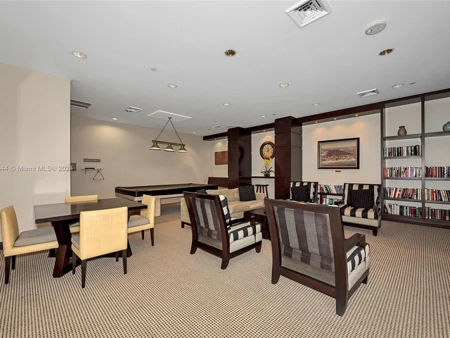 3598 Yacht Club Dr # 702, Aventura FL 33180