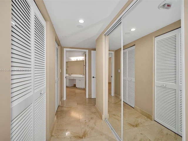 3598 Yacht Club Dr # 702, Aventura FL 33180