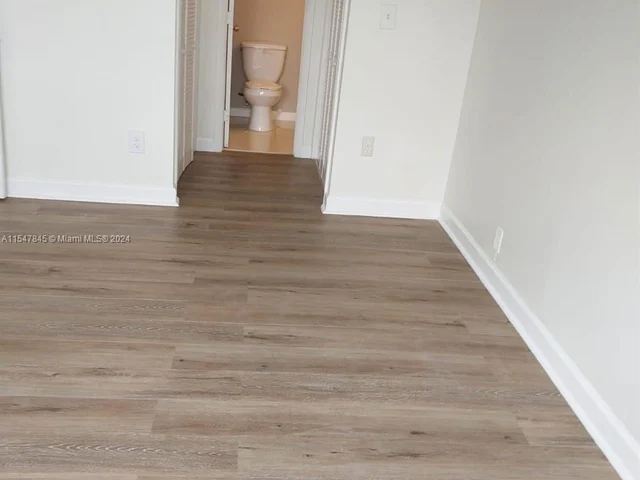 900 SW 84th Ave # 201, Miami FL 33144