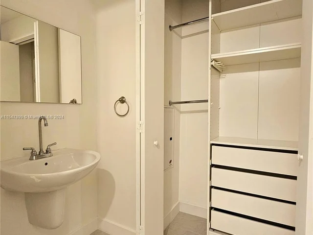 690 SW 1st Ct # 1915, Miami FL 33130