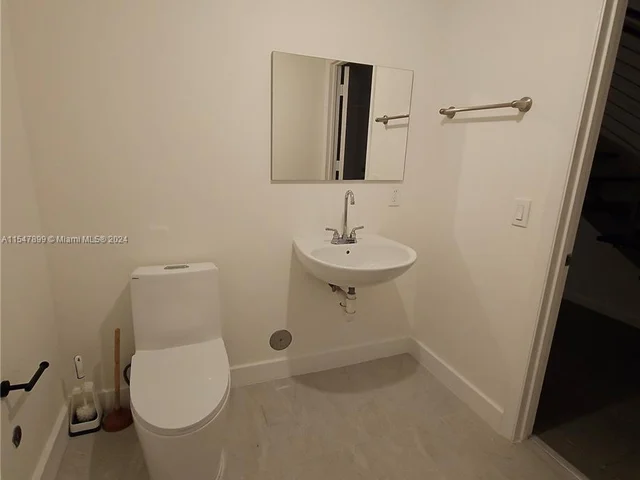 690 SW 1st Ct # 1915, Miami FL 33130