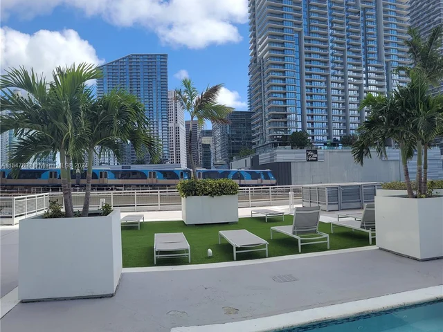 690 SW 1st Ct # 1915, Miami FL 33130