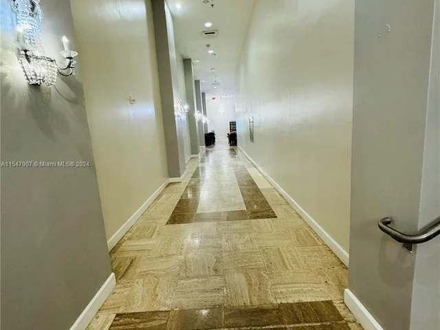 5445 Collins Ave # 1520, Miami Beach FL 33140