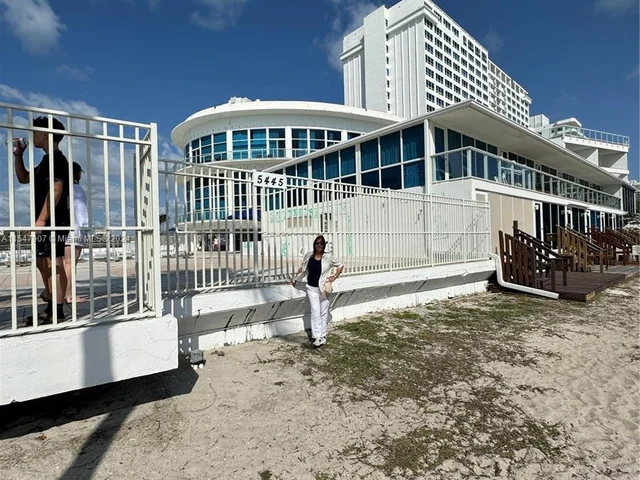 5445 Collins Ave # 1520, Miami Beach FL 33140