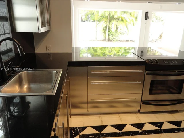 4729 NE 1st Ave, Miami FL 33137