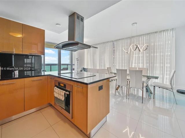 6899 Collins Ave # 808, Miami Beach FL 33141