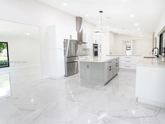 13060 NW 1st St, Plantation FL 33325