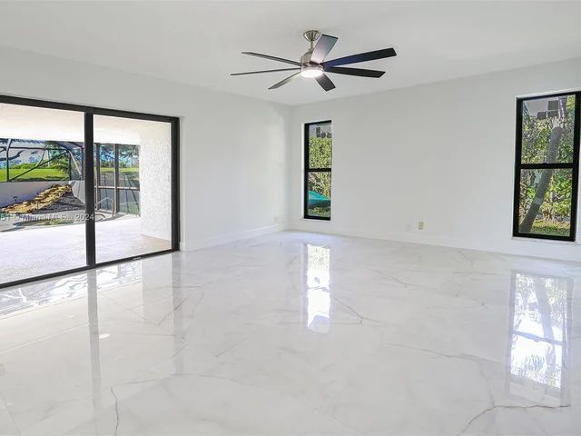 13060 NW 1st St, Plantation FL 33325