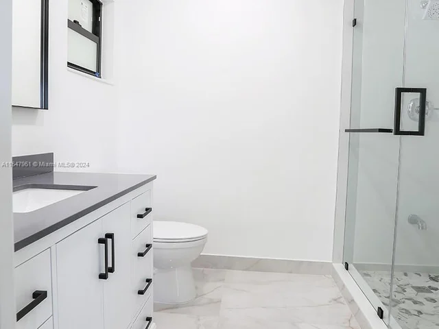 13060 NW 1st St, Plantation FL 33325