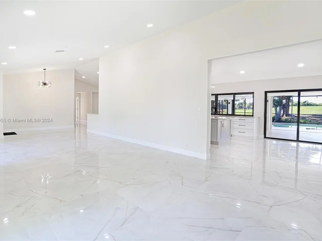 13060 NW 1st St, Plantation FL 33325