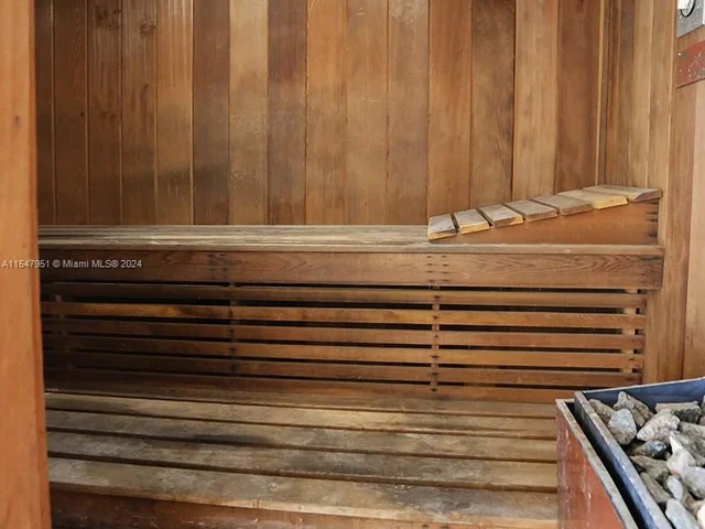 13060 NW 1st St, Plantation FL 33325