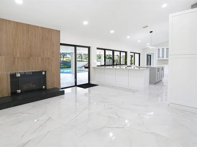 13060 NW 1st St, Plantation FL 33325