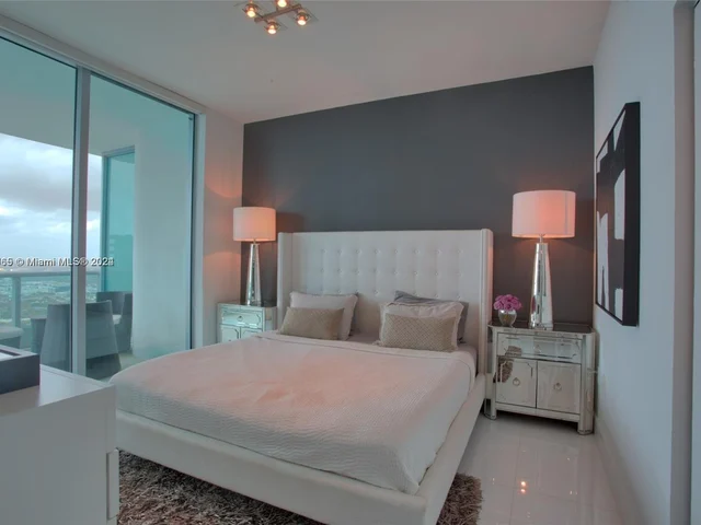 900 Biscayne Blvd # 5709, Miami FL 33132