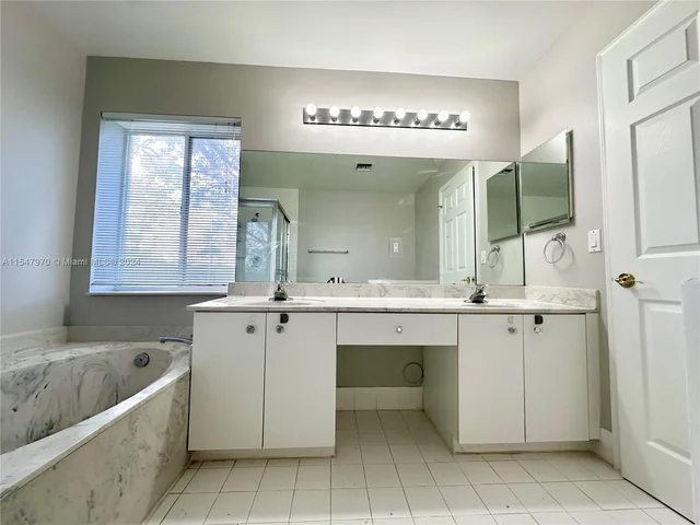 6533 Sandpiper Dr, Coconut Creek FL 33073