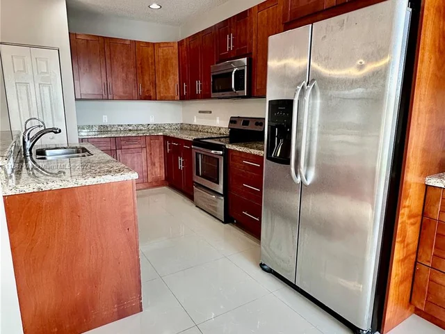 6533 Sandpiper Dr, Coconut Creek FL 33073