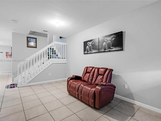 3385 SE 1st St, Homestead FL 33033