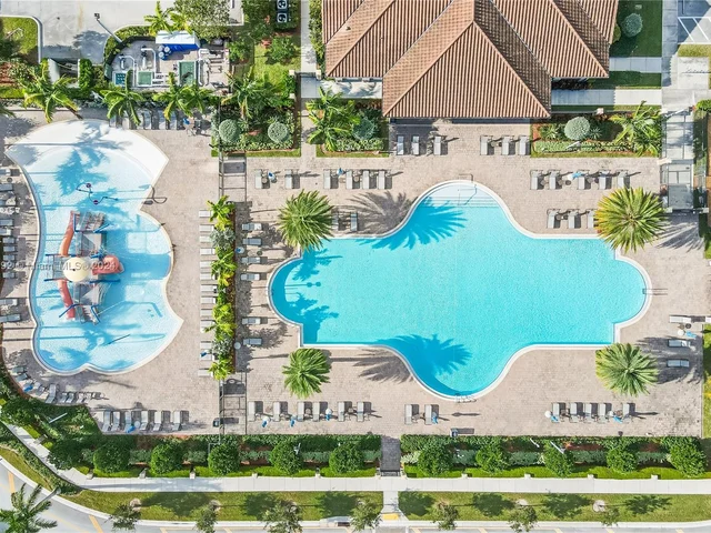 3385 SE 1st St, Homestead FL 33033