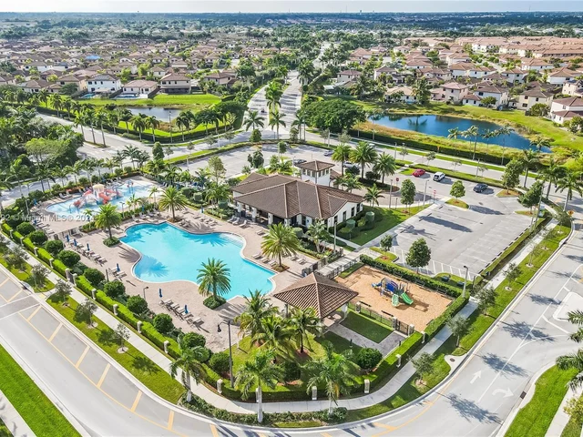 3385 SE 1st St, Homestead FL 33033