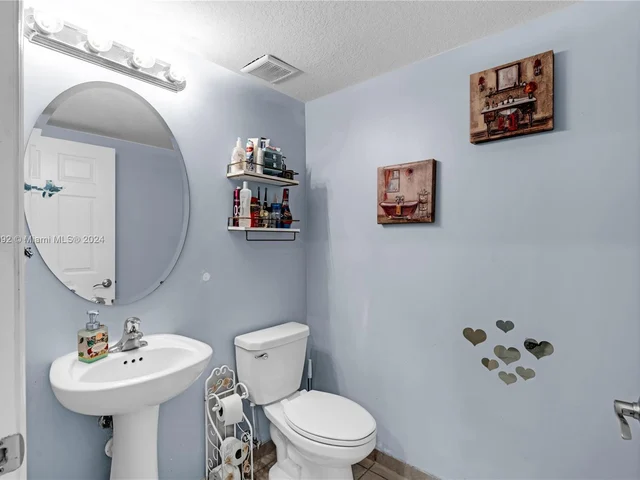 3385 SE 1st St, Homestead FL 33033