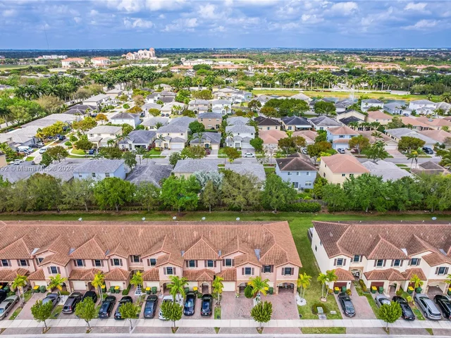 3385 SE 1st St, Homestead FL 33033