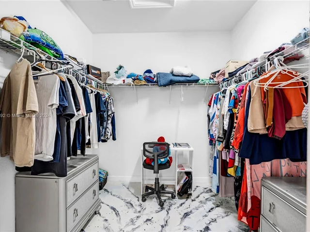 3385 SE 1st St, Homestead FL 33033