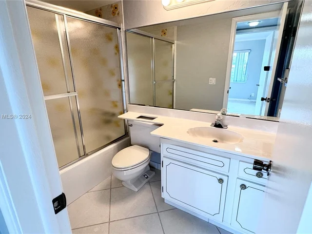 8980 S Hollybrook Blvd # 307, Pembroke Pines FL 33025