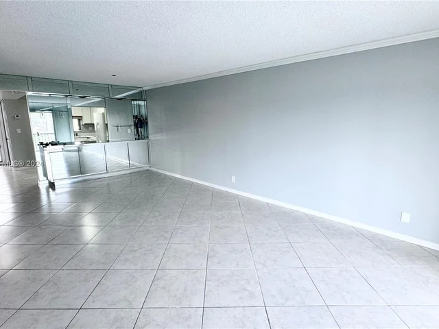 8980 S Hollybrook Blvd # 307, Pembroke Pines FL 33025