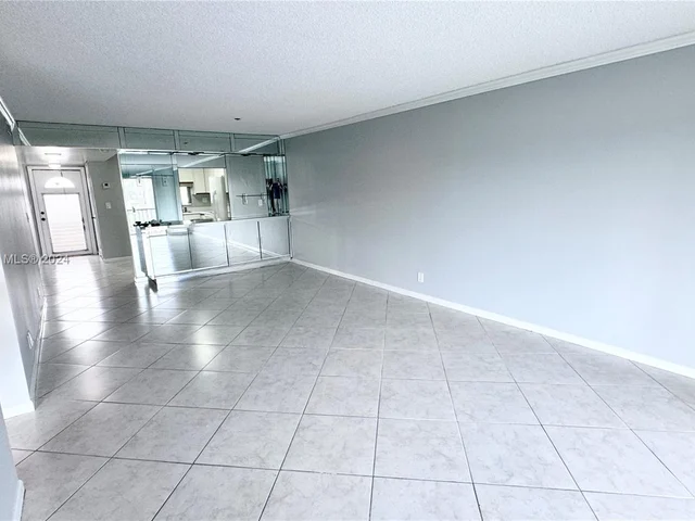 8980 S Hollybrook Blvd # 307, Pembroke Pines FL 33025