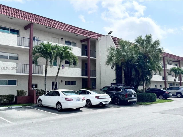 8980 S Hollybrook Blvd # 307, Pembroke Pines FL 33025