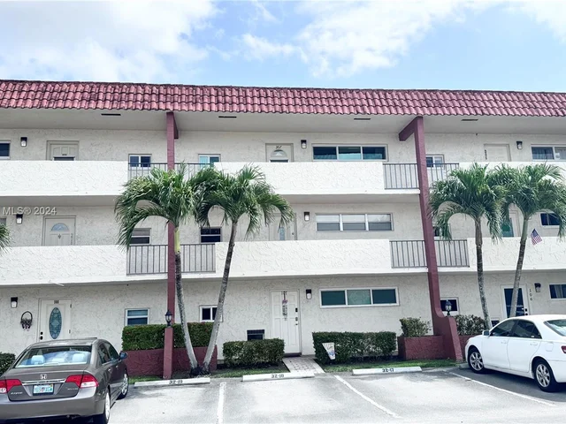 8980 S Hollybrook Blvd # 307, Pembroke Pines FL 33025