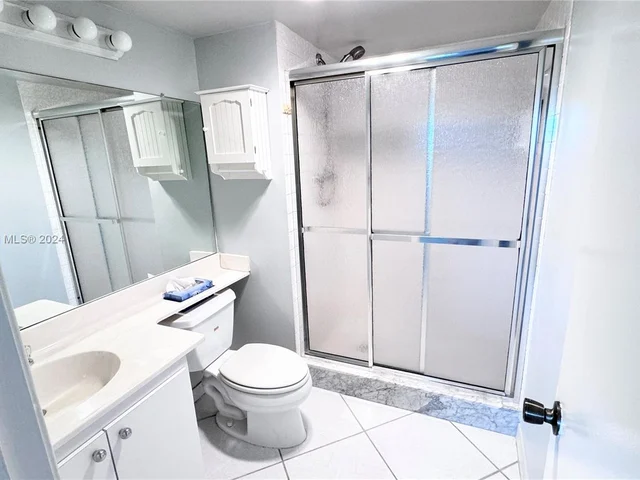 8980 S Hollybrook Blvd # 307, Pembroke Pines FL 33025