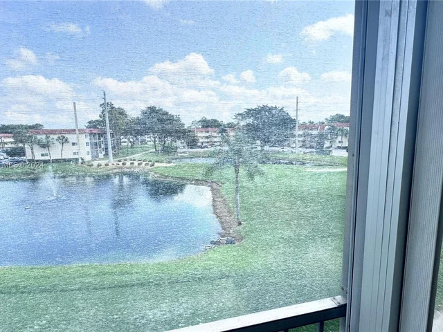 8980 S Hollybrook Blvd # 307, Pembroke Pines FL 33025