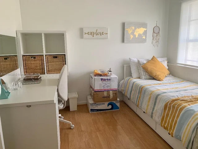 487 NW 98th Ct # 487, Miami FL 33172