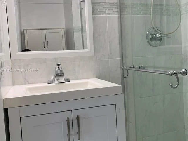 487 NW 98th Ct # 487, Miami FL 33172