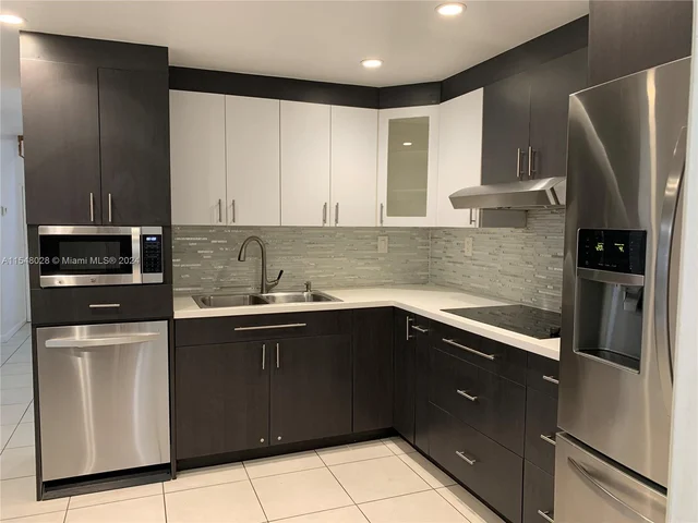 487 NW 98th Ct # 487, Miami FL 33172