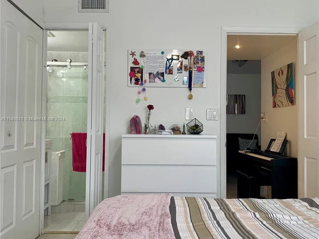 487 NW 98th Ct # 487, Miami FL 33172