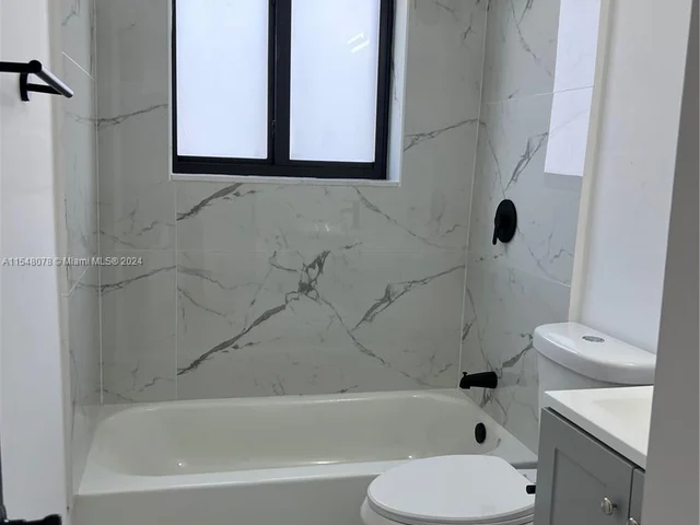 3950 NW 168th Ter, Miami Gardens FL 33055