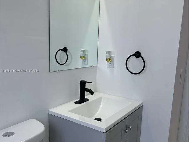 3950 NW 168th Ter, Miami Gardens FL 33055