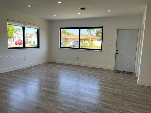 3950 NW 168th Ter, Miami Gardens FL 33055