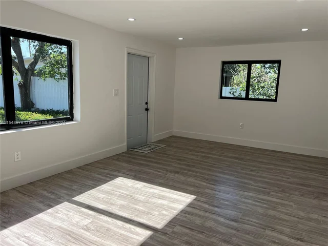 3950 NW 168th Ter, Miami Gardens FL 33055