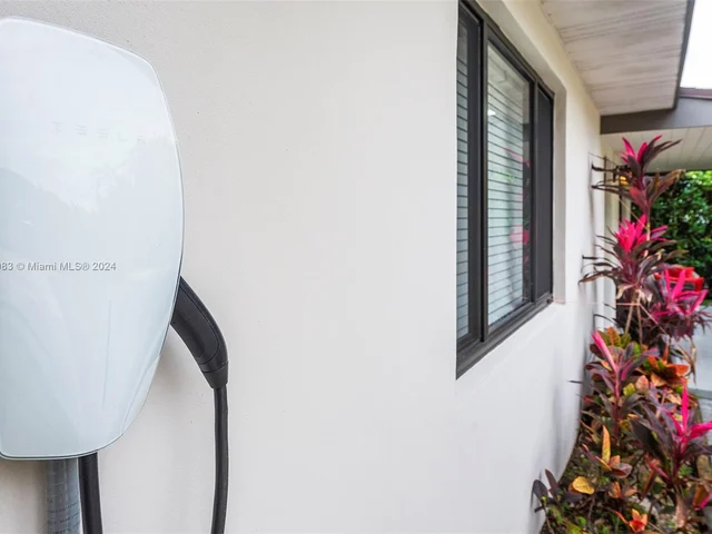 70 NW 47th Ter, Miami FL 33127