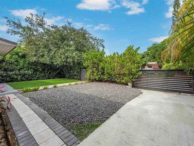 70 NW 47th Ter, Miami FL 33127