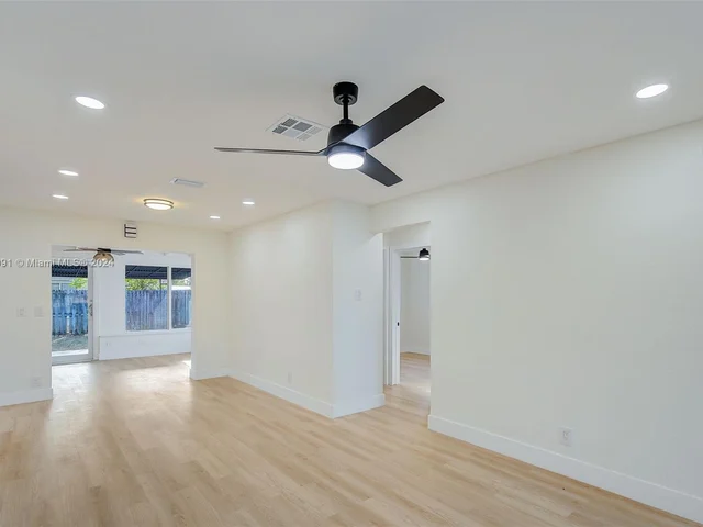 4130 NW 12th Ter, Oakland Park FL 33309