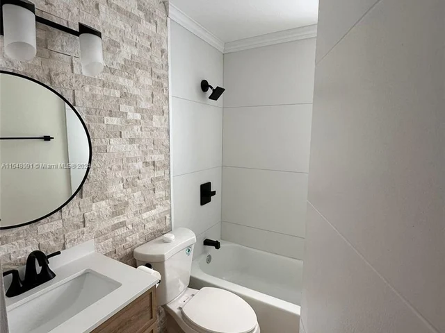 4130 NW 12th Ter, Oakland Park FL 33309